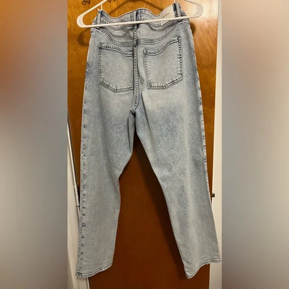 Express Mid Rise Blue Tinted Boyfriend Jeans Size 8L (worn once) - Picture 6 of 7